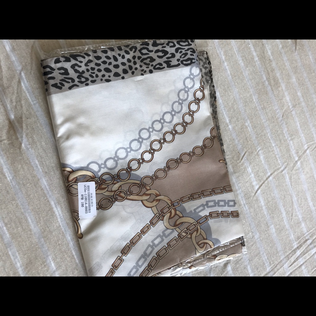 100 Silk Scarf Nwot
